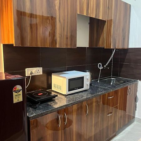 Studio Apartment In Greater Noida Exterior photo