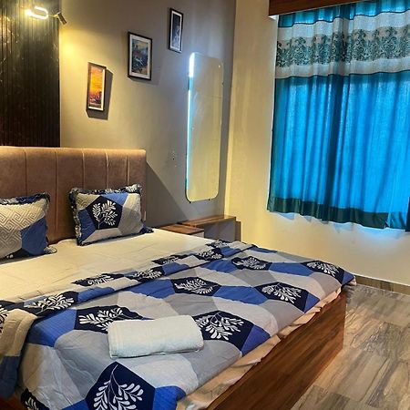 Studio Apartment In Greater Noida Exterior photo