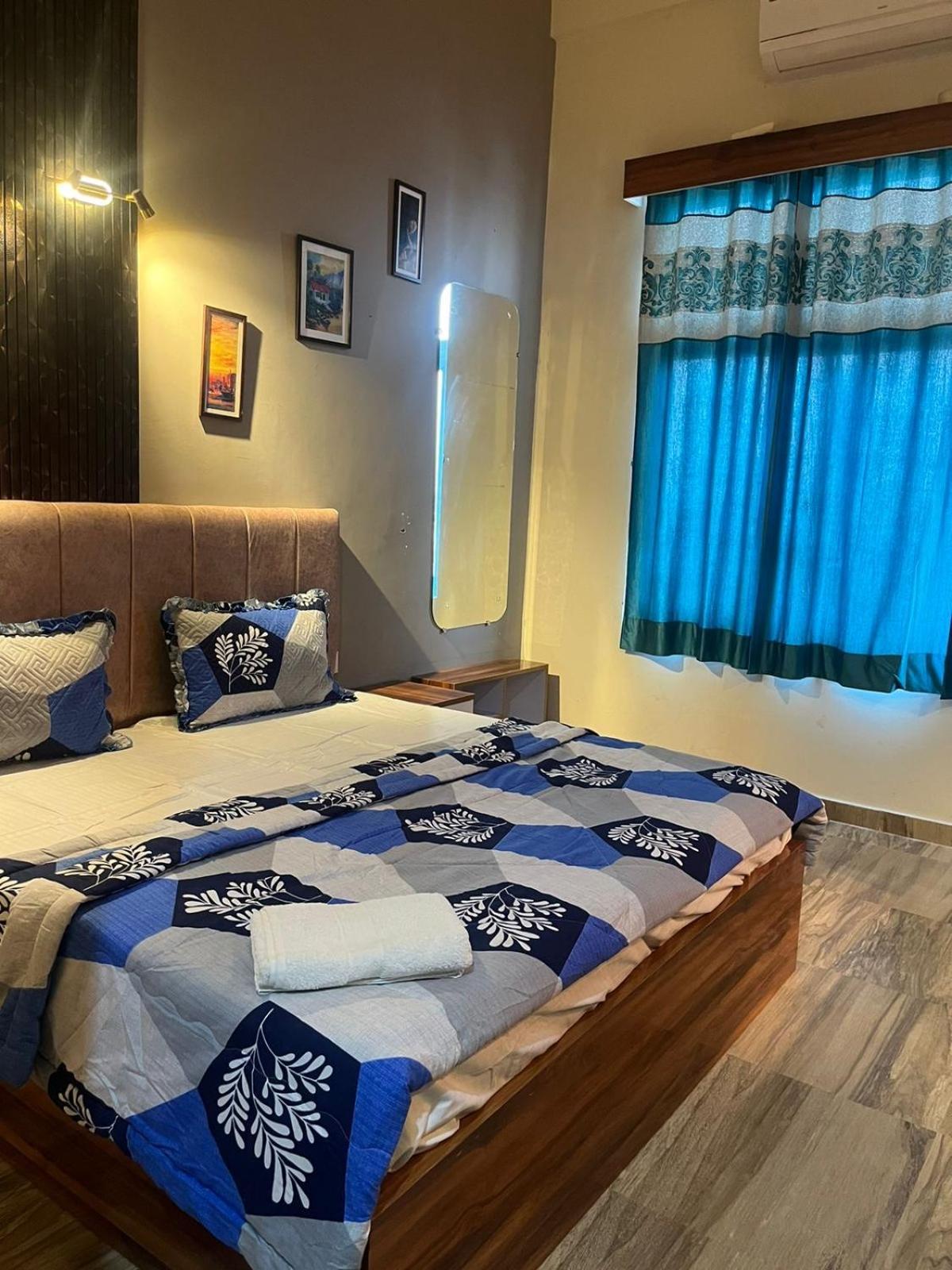 Studio Apartment In Greater Noida Exterior photo