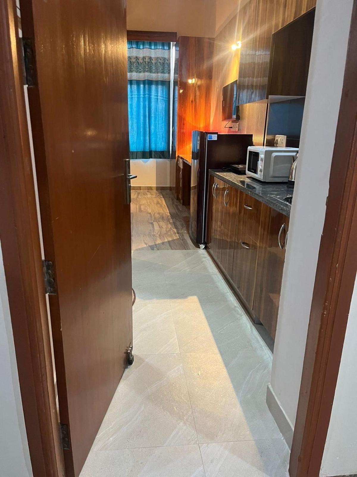 Studio Apartment In Greater Noida Exterior photo