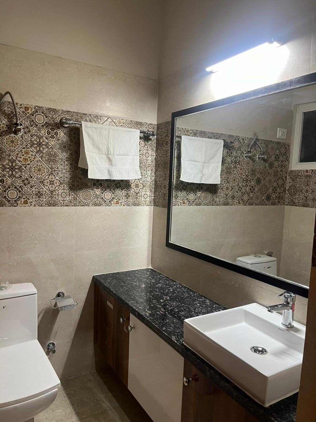 Studio Apartment In Greater Noida Exterior photo